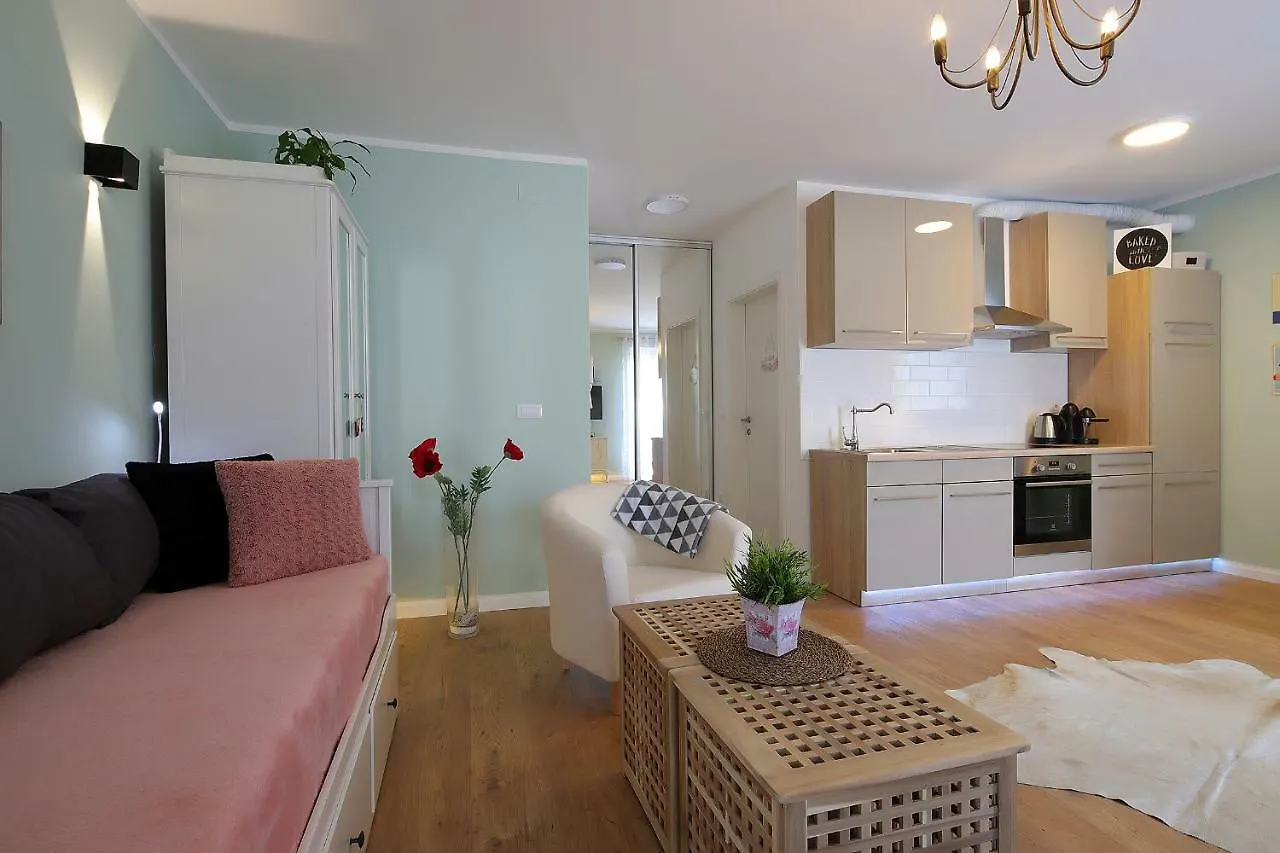 Studio Apartment Ada 2 0*, Rijeka