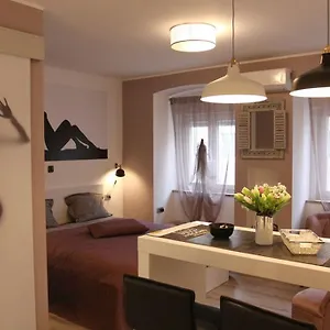 Apartman Mala Tajna, Rijeka